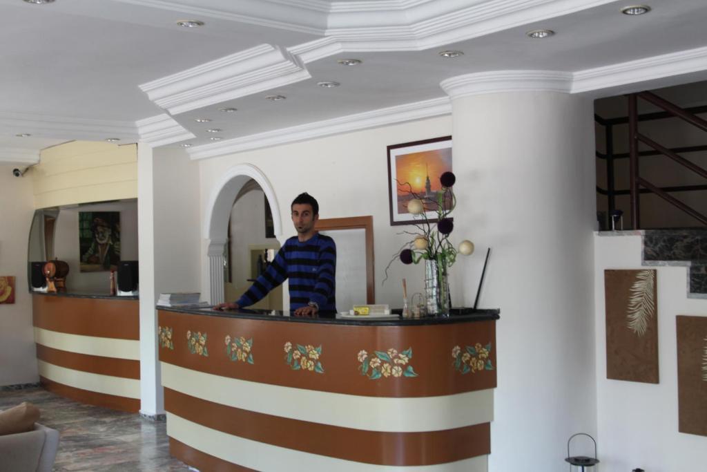 Granada Otel